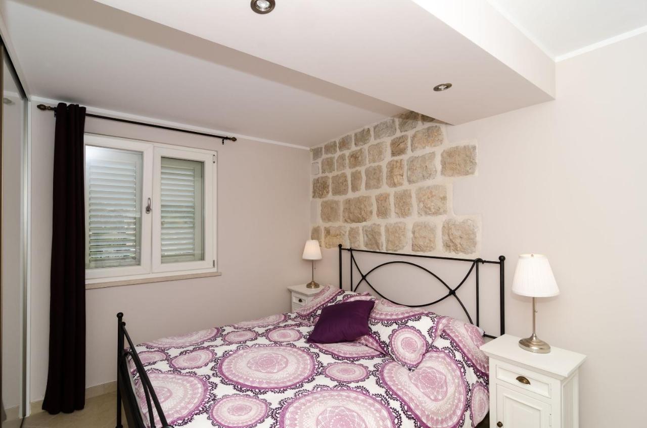 Gaura Apartment